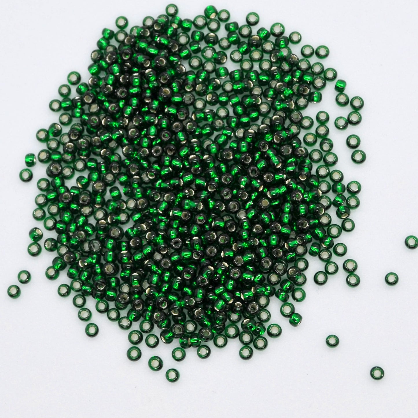 Toho Glass Seed Beads, 11/0 2.2mm, #36 Emerald Green Silver Lined, 7gm approx 730 beads, 0.7mm hole