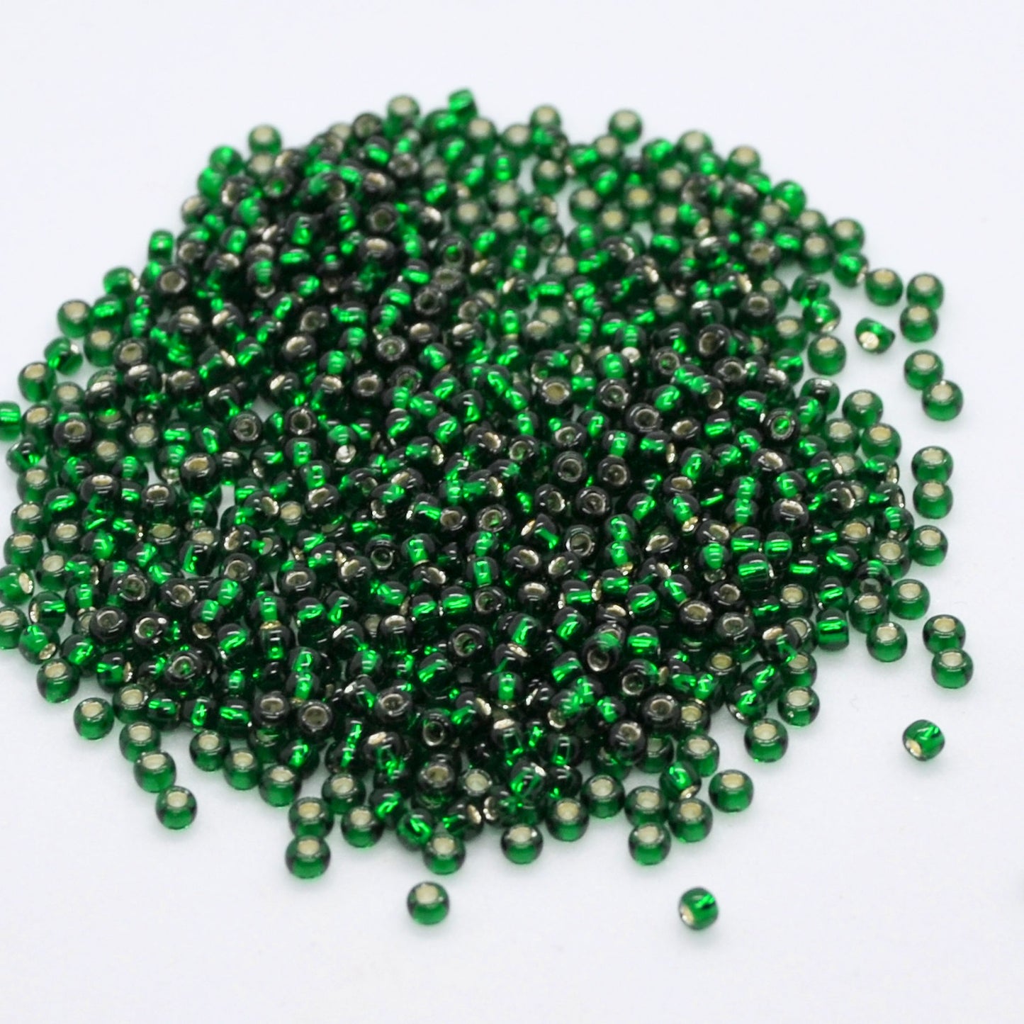 Toho Glass Seed Beads, 11/0 2.2mm, #36 Emerald Green Silver Lined, 7gm approx 730 beads, 0.7mm hole