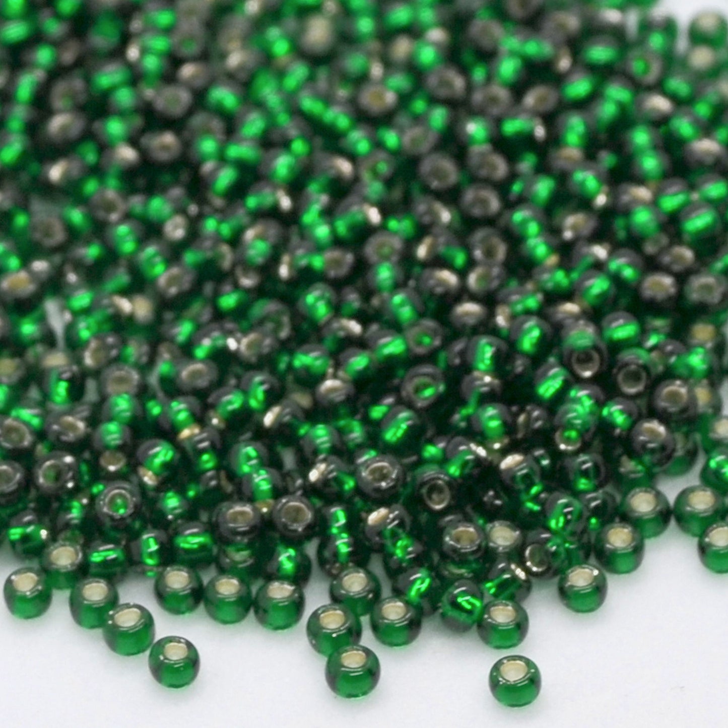 Toho Glass Seed Beads, 11/0 2.2mm, #36 Emerald Green Silver Lined, 7gm approx 730 beads, 0.7mm hole
