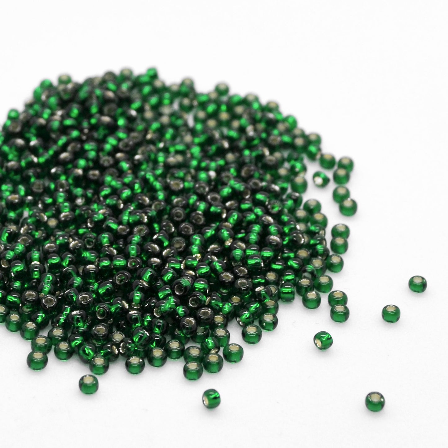 Toho Glass Seed Beads, 11/0 2.2mm, #36 Emerald Green Silver Lined, 7gm approx 730 beads, 0.7mm hole