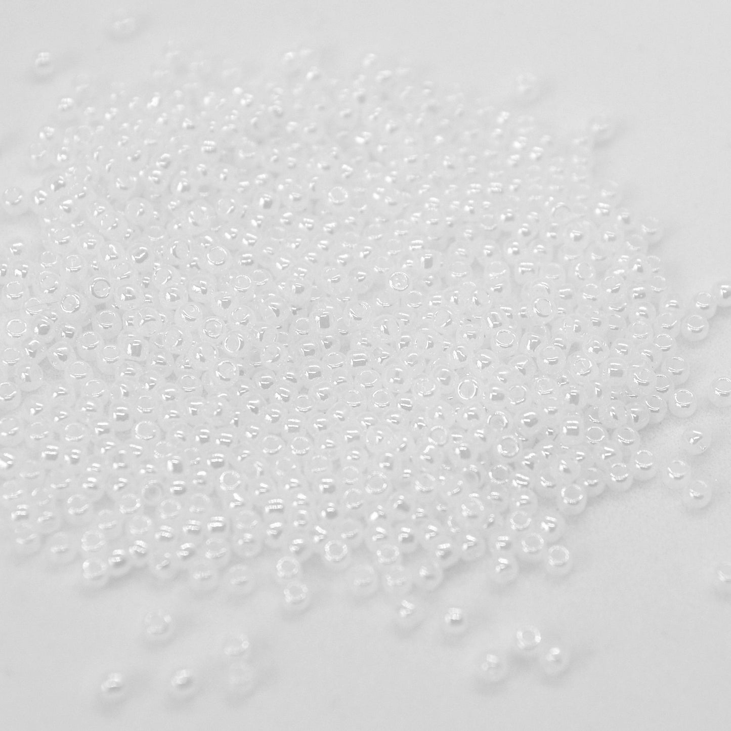 Toho Glass Seed Beads, 11/0 2.2mm, #121 Ceylon Snowflake White Pearl, 7gm approx 730 beads, 0.7mm hole