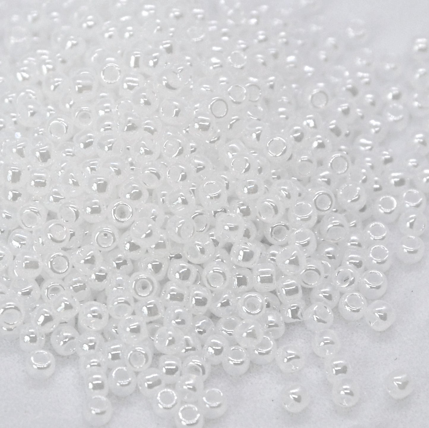 Toho Glass Seed Beads, 11/0 2.2mm, #121 Ceylon Snowflake White Pearl, 7gm approx 730 beads, 0.7mm hole