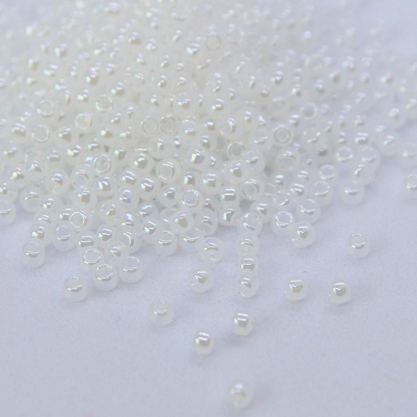 Toho Glass Seed Beads, 11/0 2.2mm, #121 Ceylon Snowflake White Pearl, 7gm approx 730 beads, 0.7mm hole