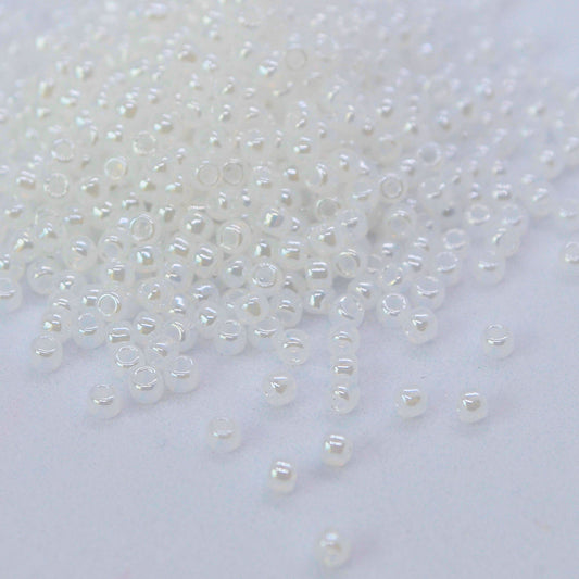 Toho Glass Seed Beads, 11/0 2.2mm, #121 Ceylon Snowflake White Pearl, 7gm approx 730 beads, 0.7mm hole