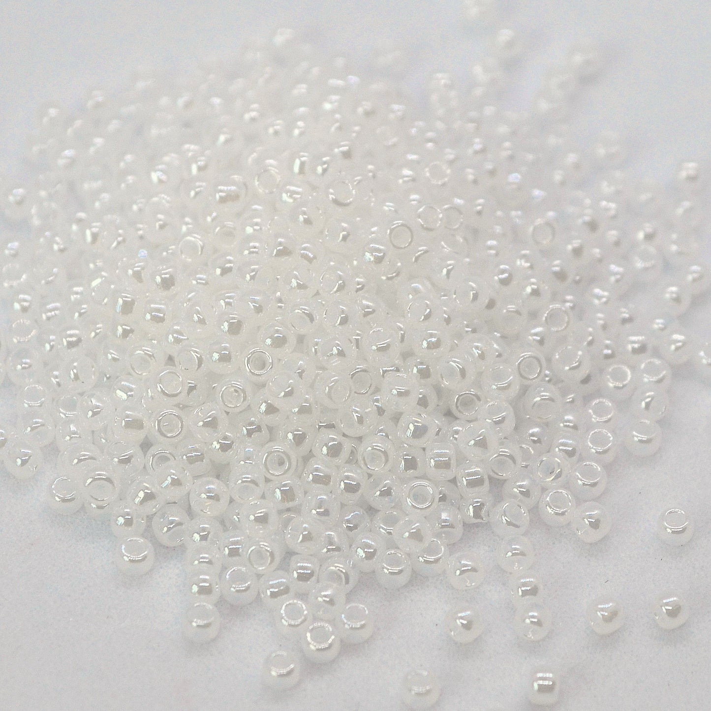 Toho Glass Seed Beads, 11/0 2.2mm, #121 Ceylon Snowflake White Pearl, 7gm approx 730 beads, 0.7mm hole