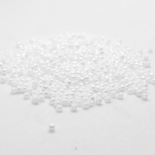 Toho Glass Seed Beads, 11/0 2.2mm, #121 White Opaque Lustre Pearl, 7gm approx 730 beads, 0.7mm hole