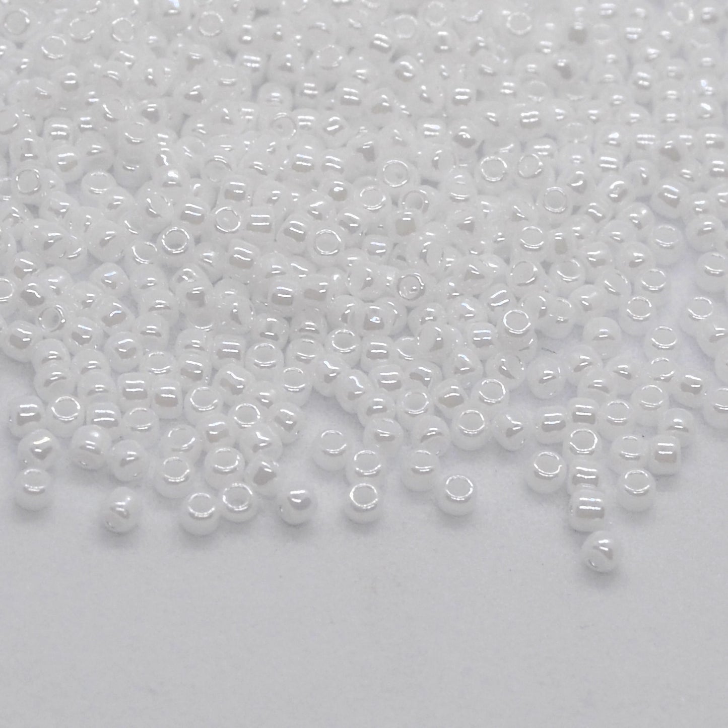 Toho Glass Seed Beads, 11/0 2.2mm, #121 White Opaque Lustre Pearl, 7gm approx 730 beads, 0.7mm hole
