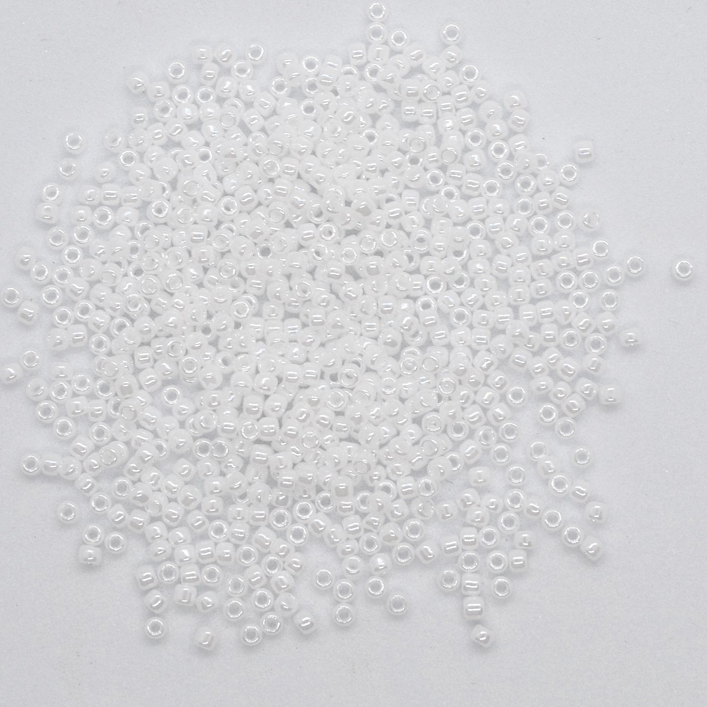 Toho Glass Seed Beads, 11/0 2.2mm, #121 White Opaque Lustre Pearl, 7gm approx 730 beads, 0.7mm hole