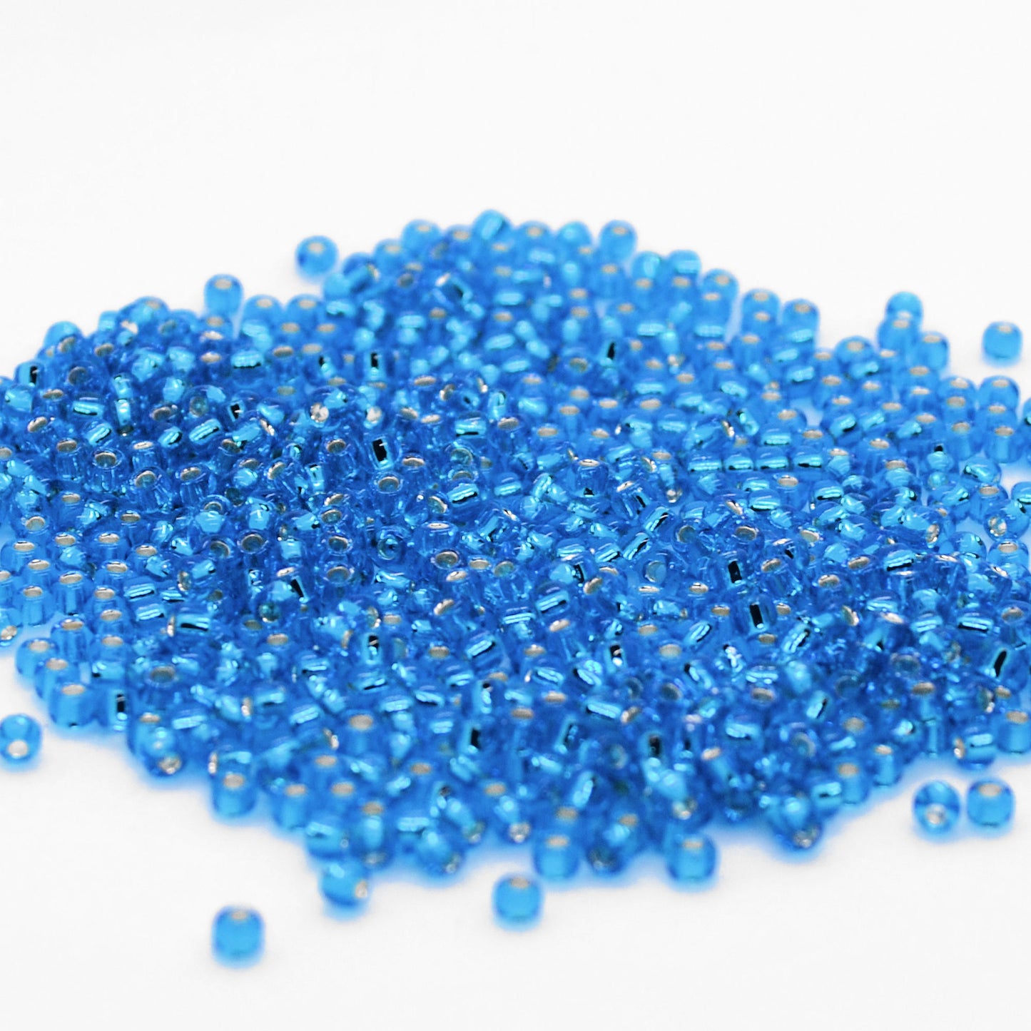 oho Glass Seed Beads, 11/0 2.2mm, #23C Aquamarine Silver Lined, 7gm approx 730 beads, 0.7mm hole