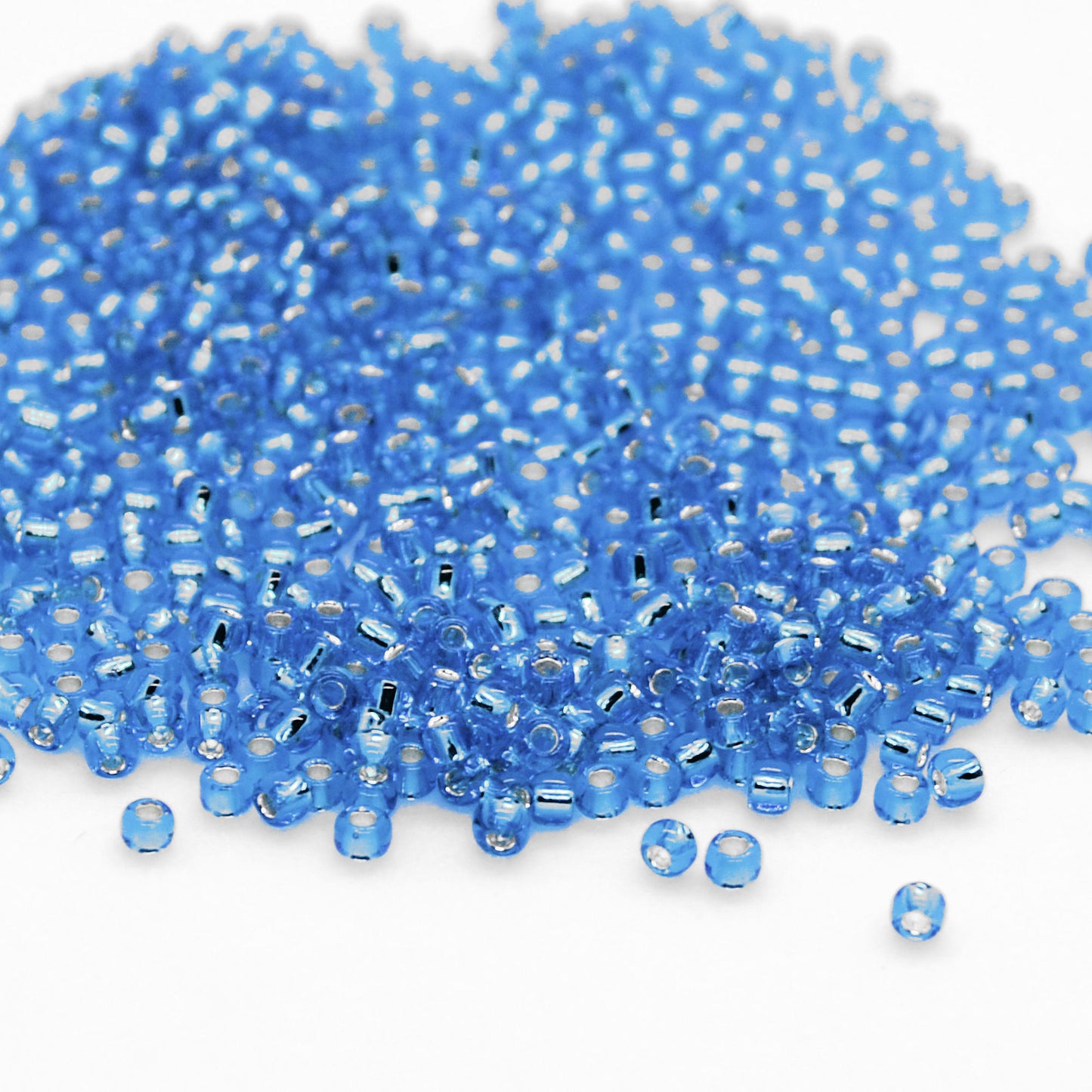 oho Glass Seed Beads, 11/0 2.2mm, #23C Aquamarine Silver Lined, 7gm approx 730 beads, 0.7mm hole