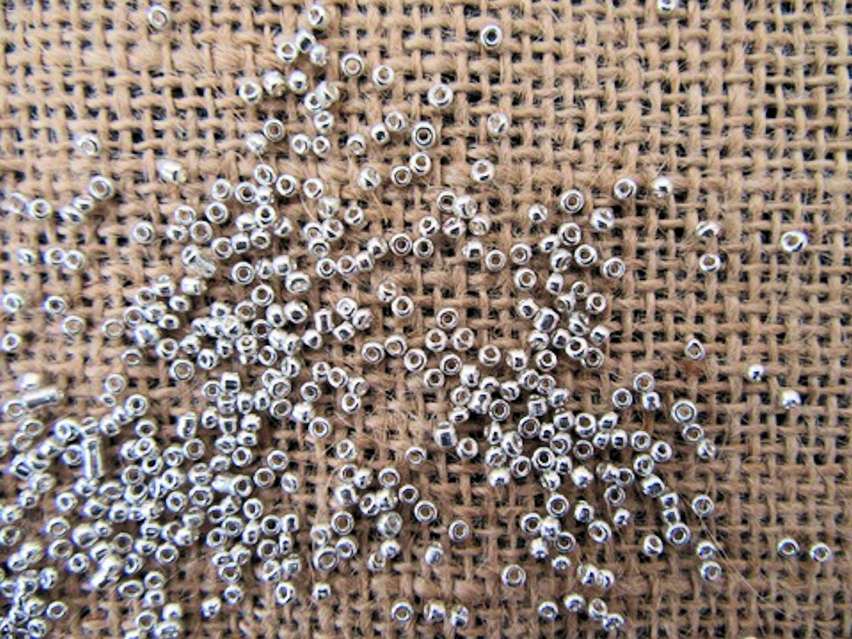 Glass Seed Beads Silver Plated 10/0 2-3mm with 1.0mm hole 20g Jewellery Craft