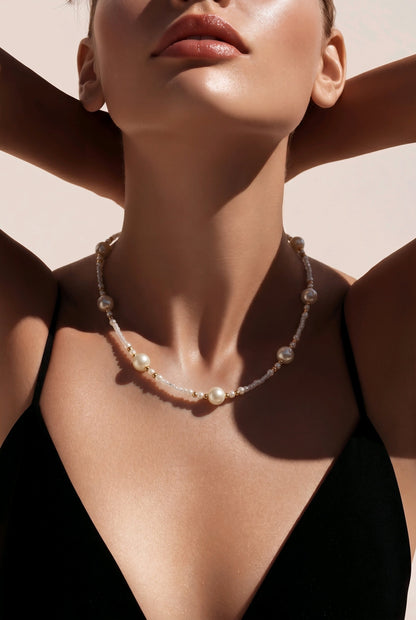 White pearls with gold accents beaded classical necklace