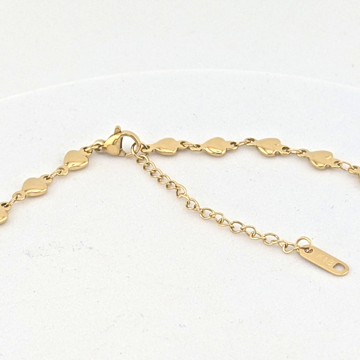 Ninky Designs Gold Heart shaped link chain necklace detail view