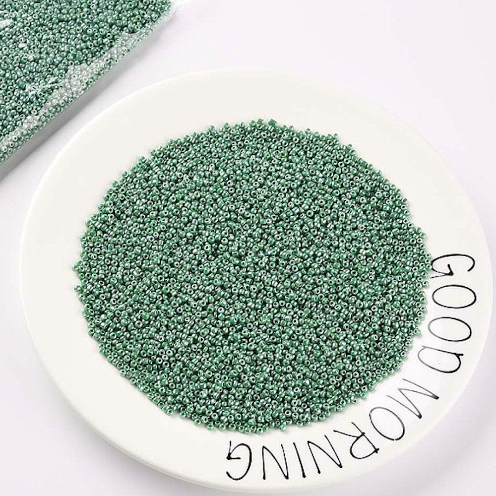 Green Glass Seed Beads 3mm, Opaque Lustre, hole 1mm, 40gm approx 1000 beads, Medium Sea Green