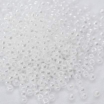 Toho Glass Seed Beads, 11/0 2.2mm,  #121 Ceylon Snowflake White Pearl, 7gm approx 730 beads, 0.7mm hole