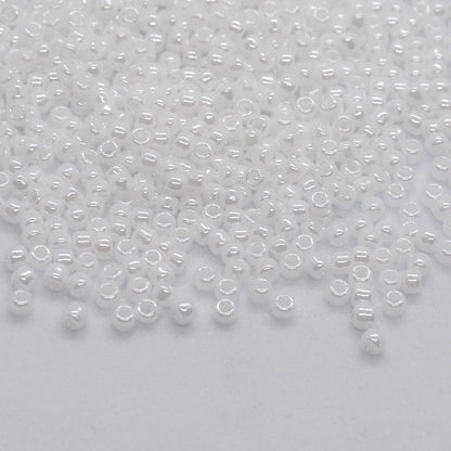 Toho Glass Seed Beads, 11/0 2.2mm,  #121 White Opaque Lustre Pearl, 7gm approx 730 beads, 0.7mm hole