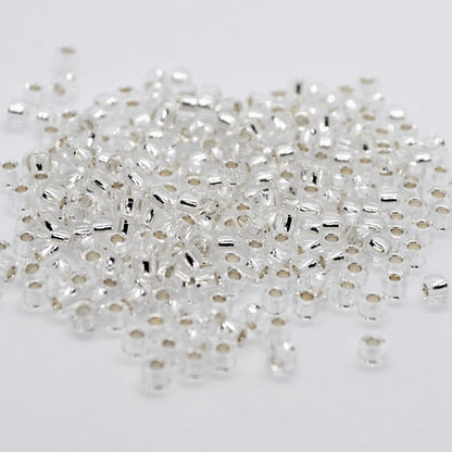 Toho Glass Seed Beads, 8/0 3mm, Crystal Clear, Silver Lined, 7gm approx 330 beads, 1mm hole