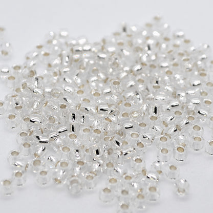 Toho Glass Seed Beads, 8/0 3mm, Crystal Clear, Silver Lined, 7gm approx 330 beads, 1mm hole