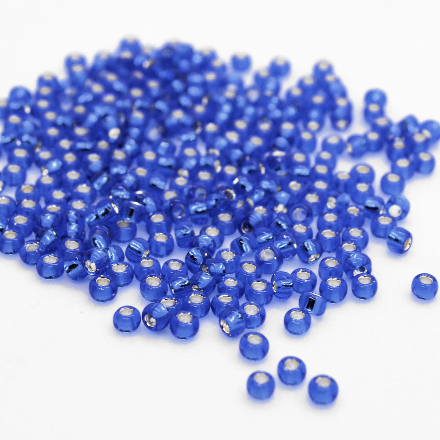 Toho Glass Seed Beads, 8/0 3mm,  #35 Sapphire Blue, Silver Lined, 7gm approx 330 beads, 1mm hole