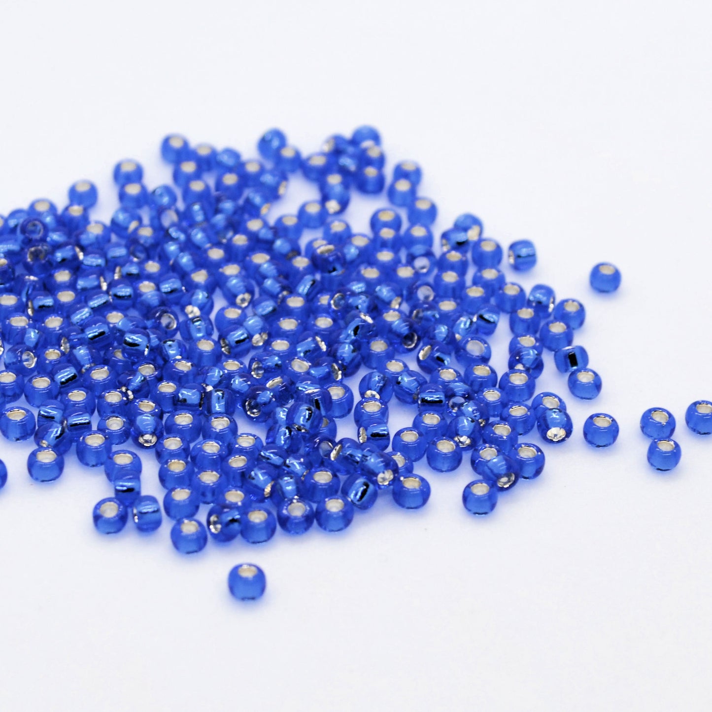 Toho Glass Seed Beads, 8/0 3mm,  #35 Sapphire Blue, Silver Lined, 7gm approx 330 beads, 1mm hole
