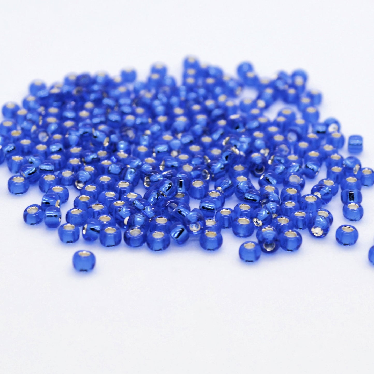 Toho Glass Seed Beads, 8/0 3mm,  #35 Sapphire Blue, Silver Lined, 7gm approx 330 beads, 1mm hole